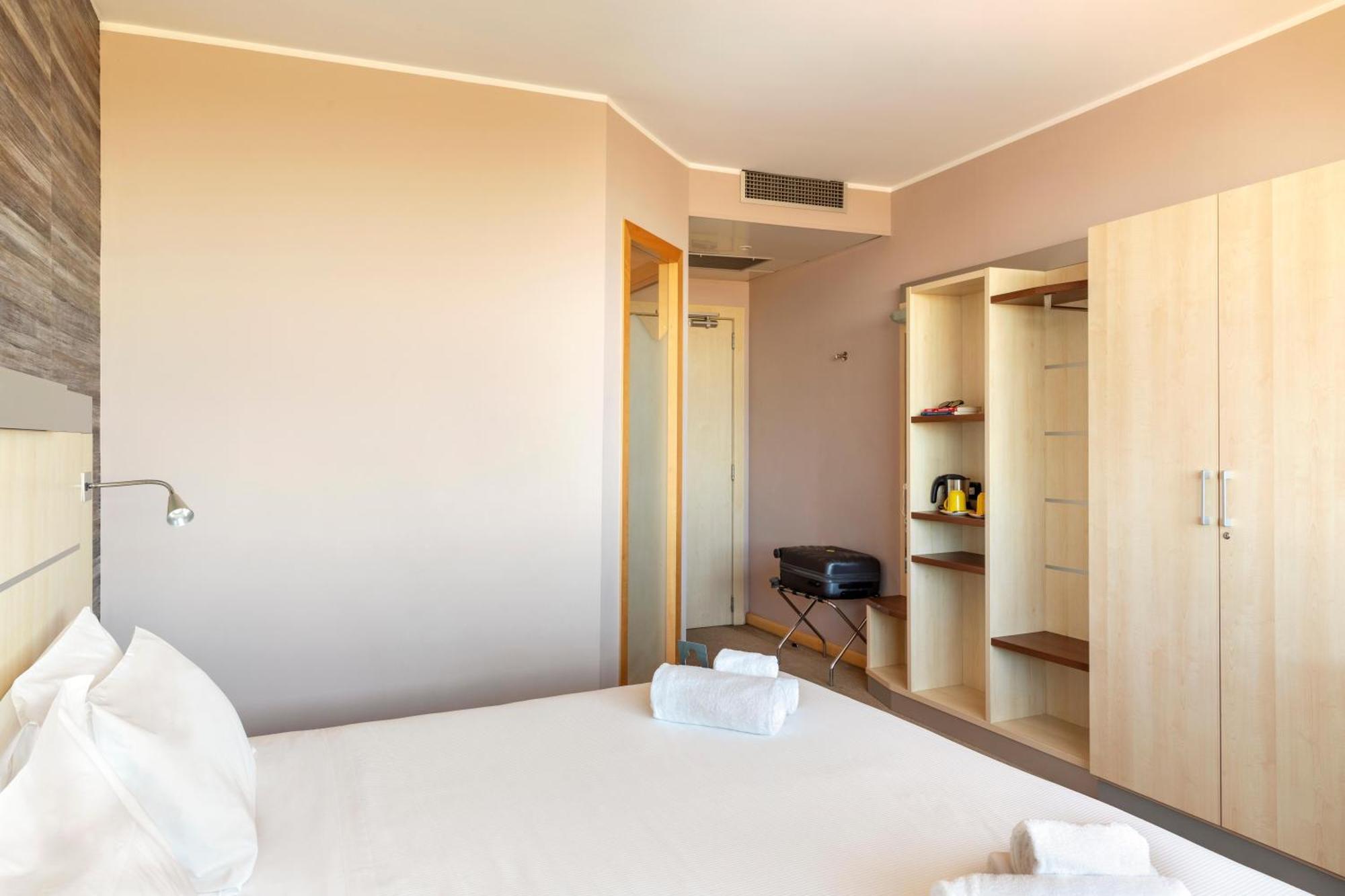 B&B Hotel Cherasco Langhe Eksteriør billede