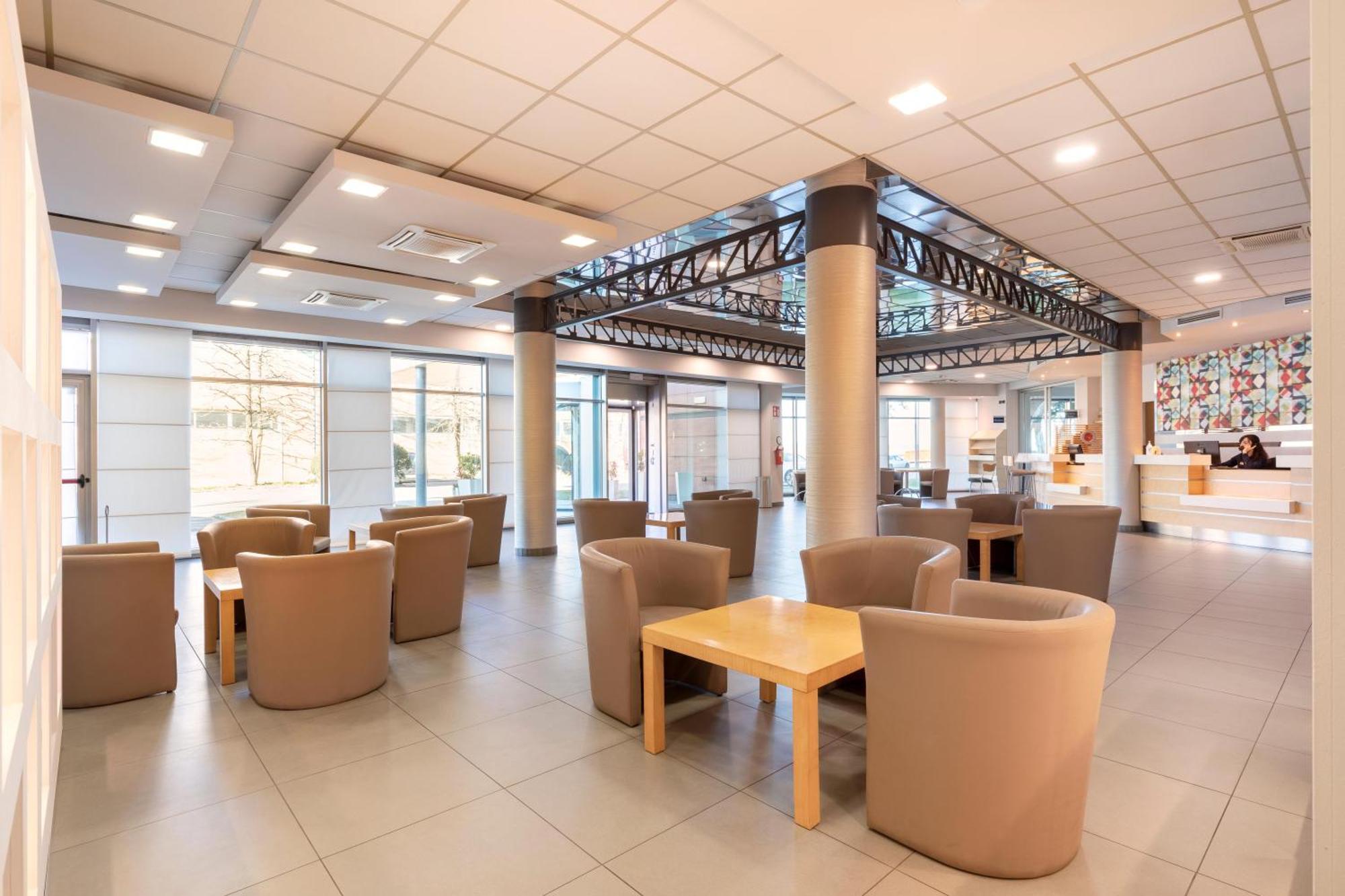 B&B Hotel Cherasco Langhe Eksteriør billede
