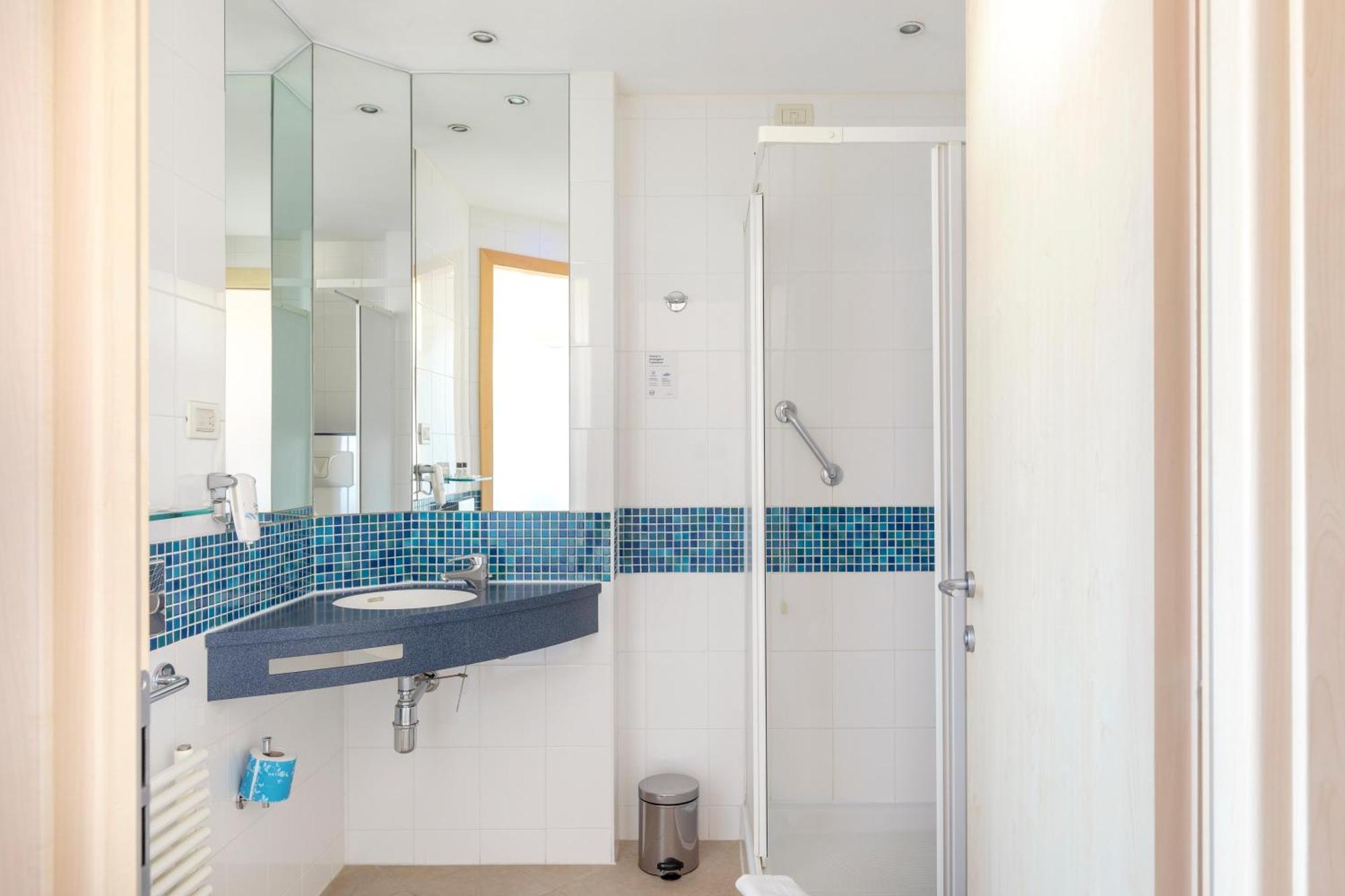 B&B Hotel Cherasco Langhe Eksteriør billede