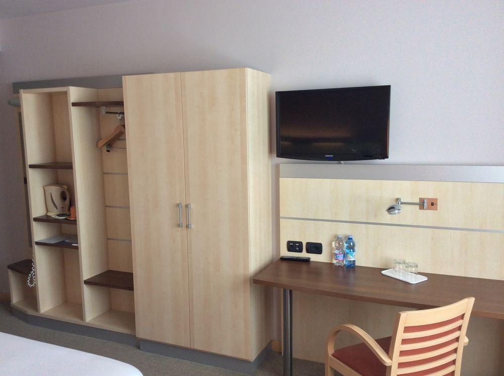 B&B Hotel Cherasco Langhe Eksteriør billede