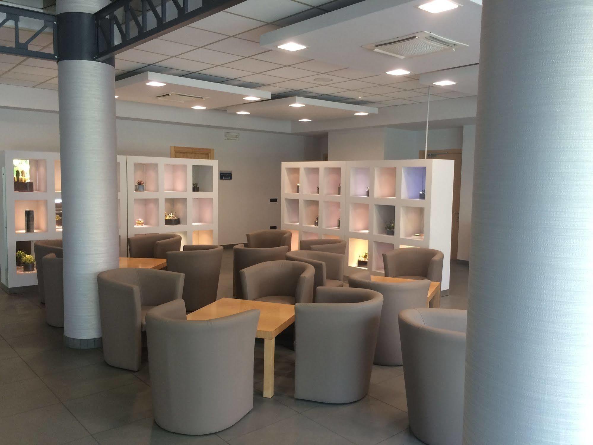 B&B Hotel Cherasco Langhe Eksteriør billede